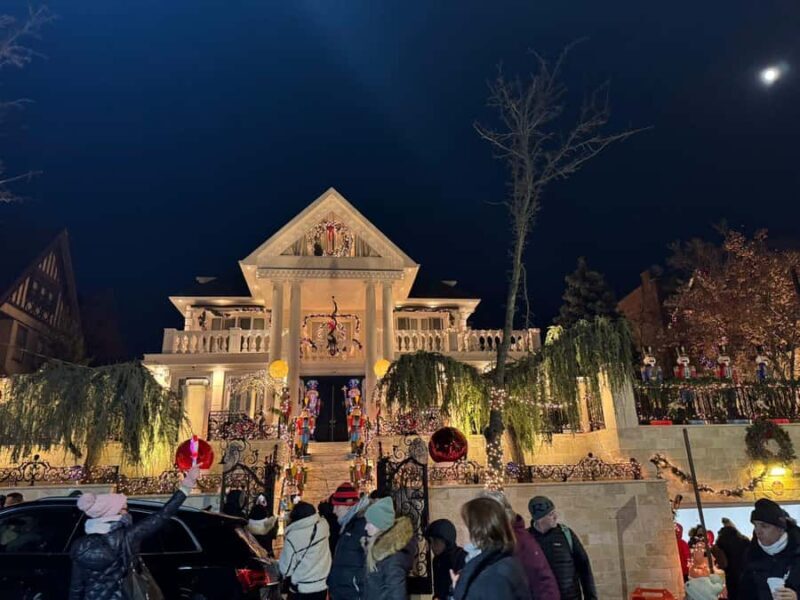 Dyker Heights Christmas Lights Bus Tour - Key Points