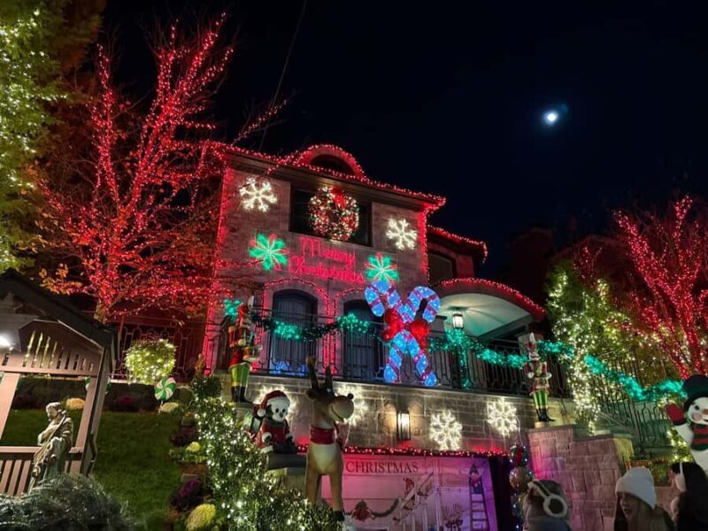 Dyker Heights Christmas Lights Bus Tour - An In-Depth Look at the Dyker Heights Christmas Lights Bus Tour