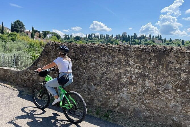 E-bike 2.5 hour Florence & Tuscany With Fresh Olive Oil and Bread - The Experience in Detail