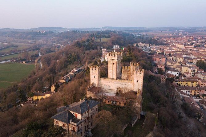 E-bike adventure among medieval castles and old villages - Exploring Veneto’s Medieval Treasures on Two Wheels