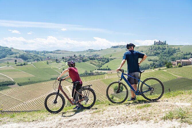 E-bike rental in the Langhe: Landscapes, wines, and cuisine. - Key Points