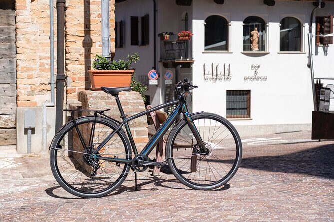 E-bike rental in the Langhe: Landscapes, wines, and cuisine. - The Sum Up