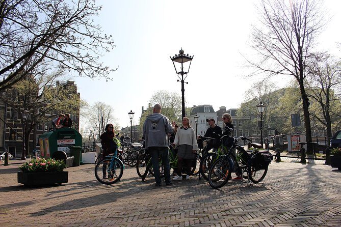 E-Bike Tour, Amsterdam's Highlights and Hidden Gems - Meeting Point and Timing