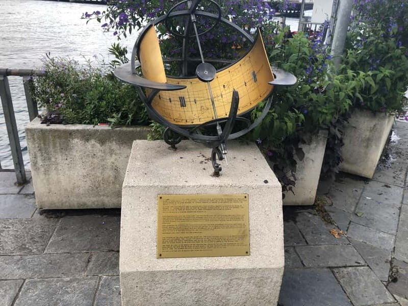 E-bike Tour Geneva Old Town with Free Museum Entry - Key Points