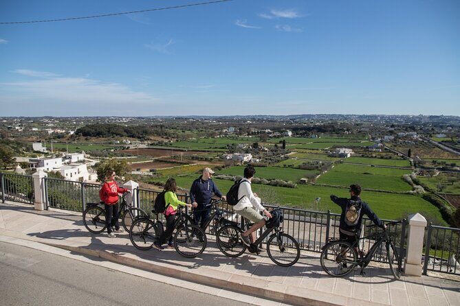 e-Bike tour in Locorotondo, oil mill visit and EVO oil tasting - The Experience in Detail