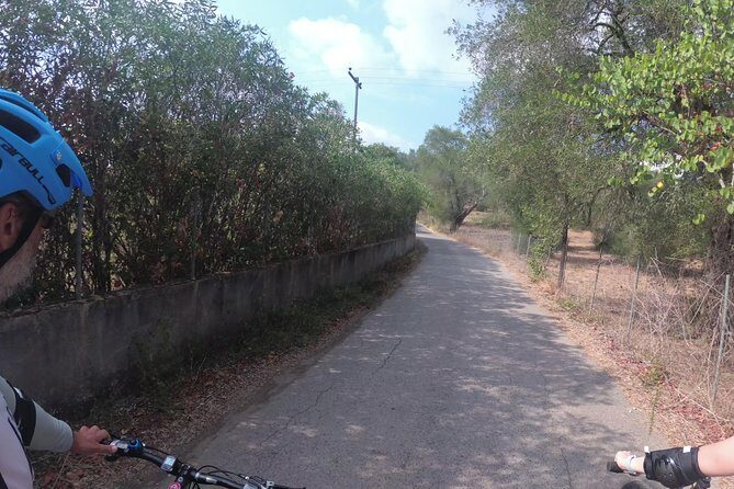 e-MTB Tour - Durrells Farm & Crab Lake [30Km - 18Mi] - An In-Depth Look at the e-MTB Tour - Durrells Farm & Crab Lake