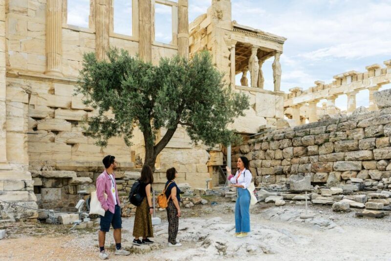 Early Entry Acropolis & Museum. Beat the Crowds & the heat - The Sum Up