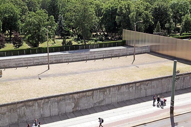 East Berlin and the Berlin Wall 2-Hour Walking Tour - Why This Tour Offers Real Value
