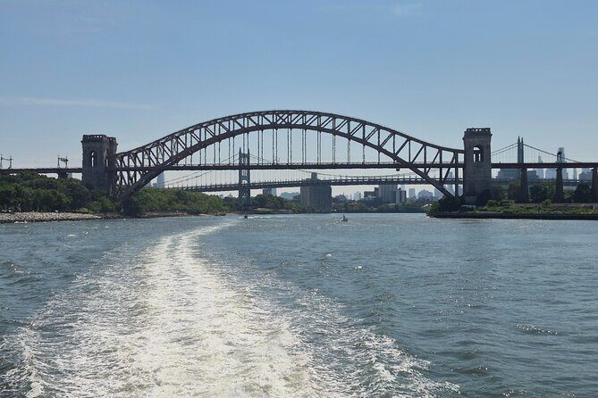 East River Secrets: NYC's Infrastructure by Ferry - Private - An In-Depth Look at the Tour Experience