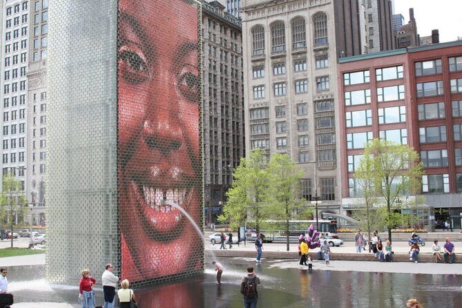 Eastside Chicago The Heist Exploration Game and Tour - Wrigley Square and Millennium Monument