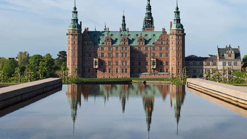 Easy Pace Tour of Kronborg Castle and Frederiksborg Palace - Easy Pace Tour of Kronborg Castle and Frederiksborg Palace