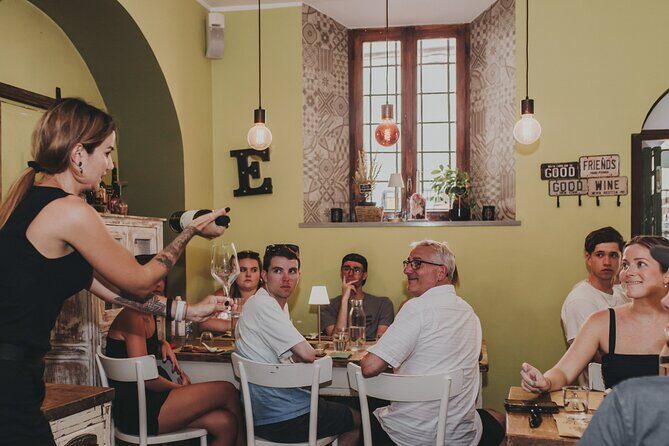 EAT AND DRINK LIKE A LOCAL - Wine Tasting in Trastevere w/ Gelato - The First Stop: Essenza Wine Bar