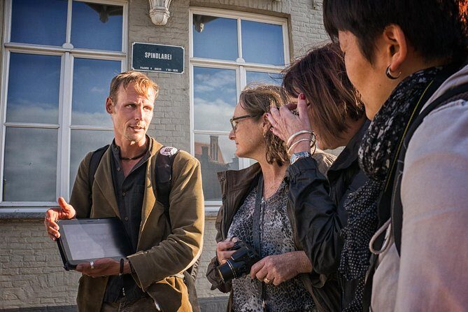 "Edges of Brugge" Photo Tour - 2hr open city tour & workshop - The Sum Up