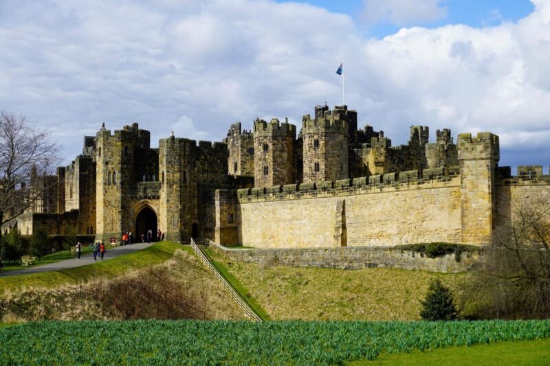 Edinburgh: Bamburgh Castle, Northumberland and Alnwick Trip - Who Should Consider This Tour?