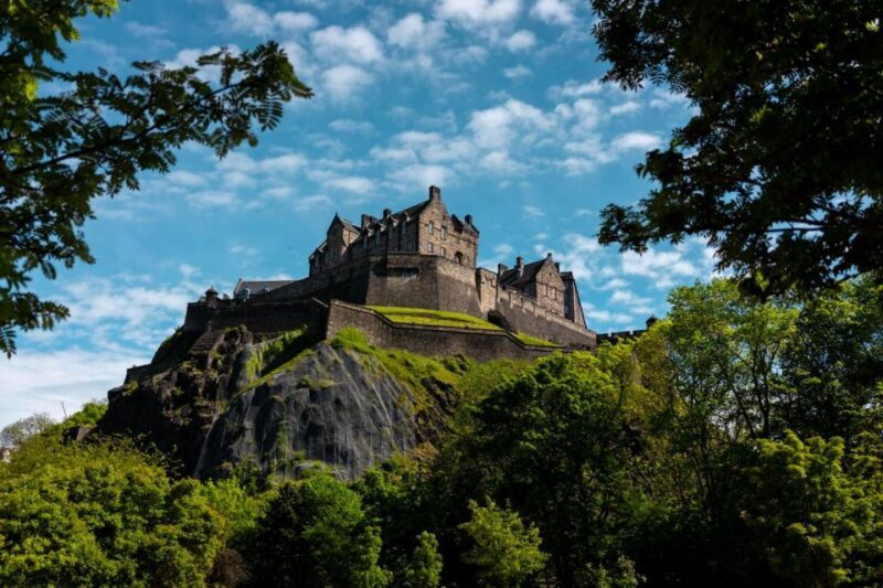 Edinburgh: Capture the most Photogenic Spots with a Local - What Makes This Tour Stand Out?