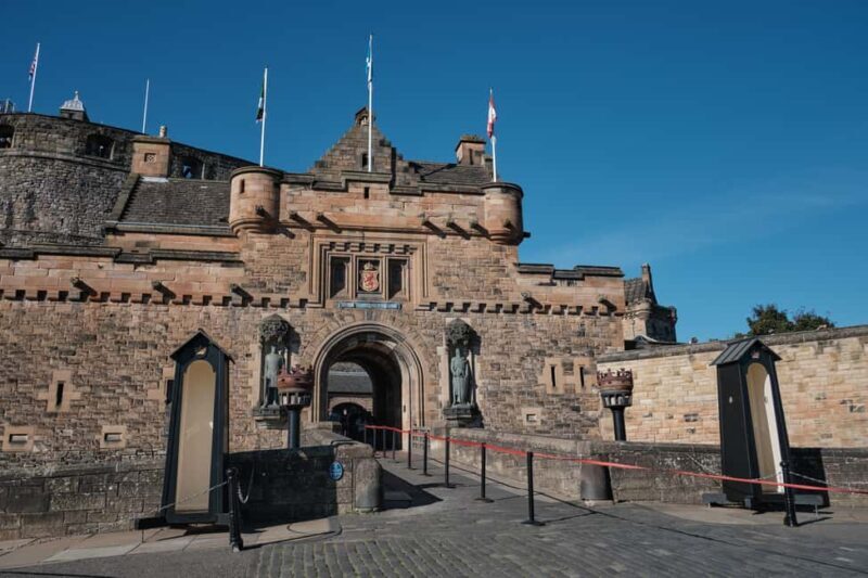 Edinburgh: Castle Guided Tour & Holyrood Palace Ticket - Key Points