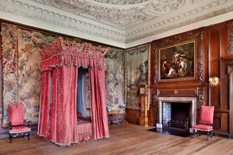 Edinburgh: Castle Guided Tour & Holyrood Palace Ticket - A Deep Dive into the Edinburgh Experience