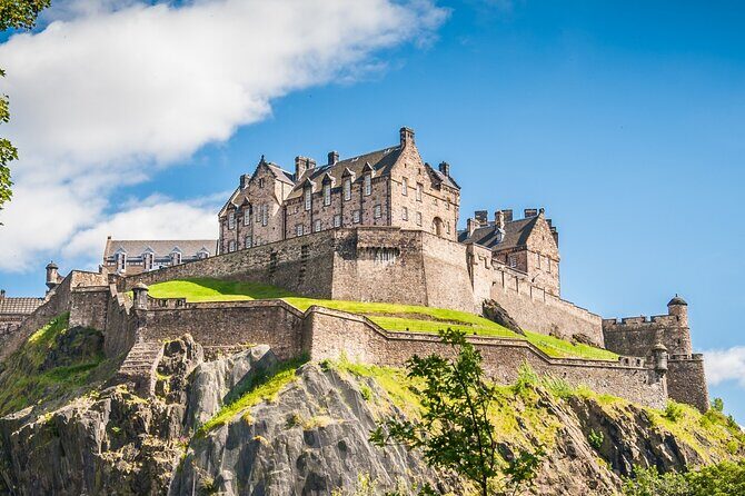 Edinburgh Castle Highlights Tour with Tickets, Map, and Guide - Key Points