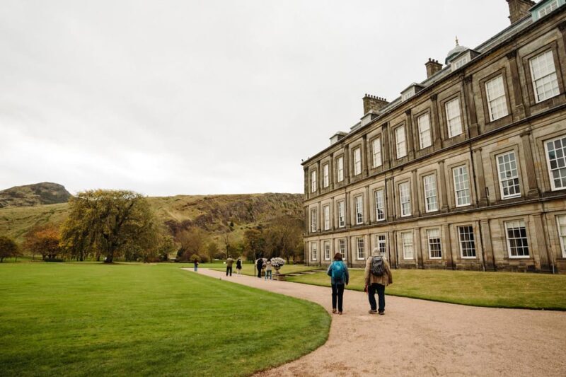 Edinburgh: Castle, Holyrood & Royal Mile Guided Tour - A Close Look at the Itinerary