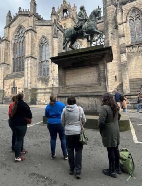 Edinburgh: Castle, Royal Mile, St Giles and Greyfriars tour - What You Get for the Price