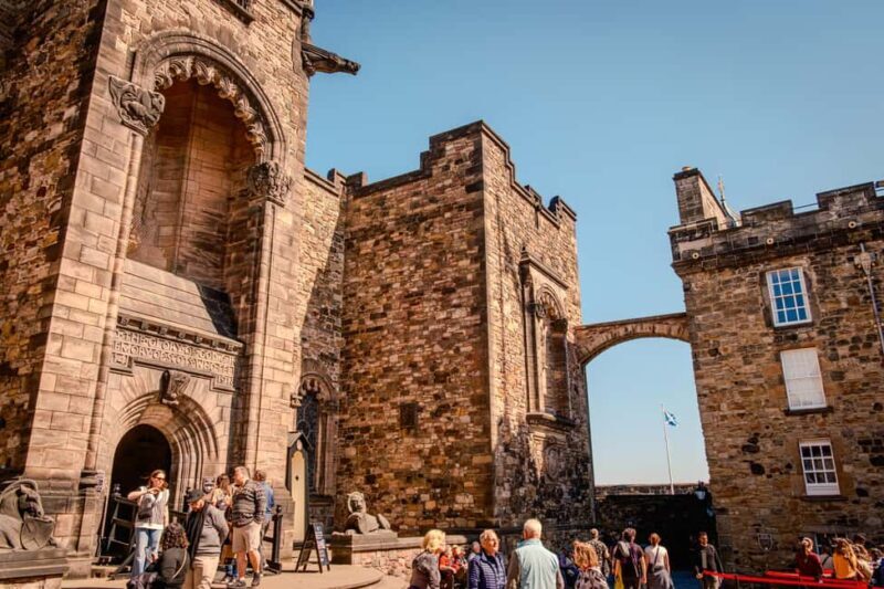 Edinburgh Castle Tickets & Tour - Scottish Guide In a Kilt - The Value of the Tour