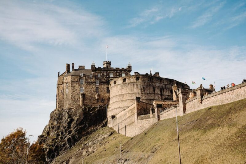 Edinburgh Castle: VIP Early Access & Royal Mile & Holyrood - An In-Depth Look at the Tour Experience
