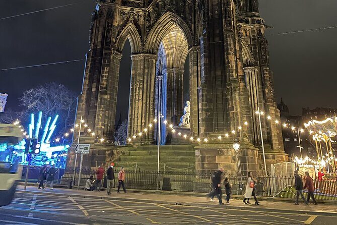 Edinburgh: Christmas Tour, Gingerbread Included - FAQs