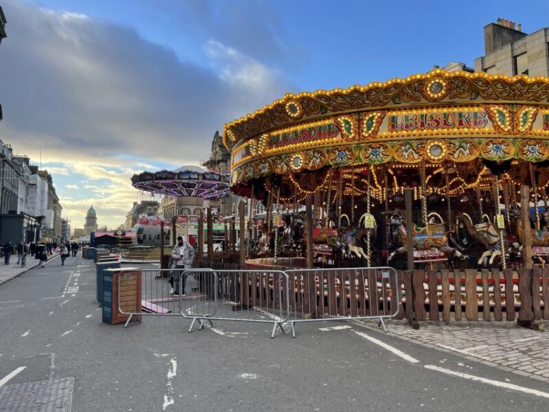 Edinburgh: Christmas Walking Tour with Gingerbread Treat - FAQs