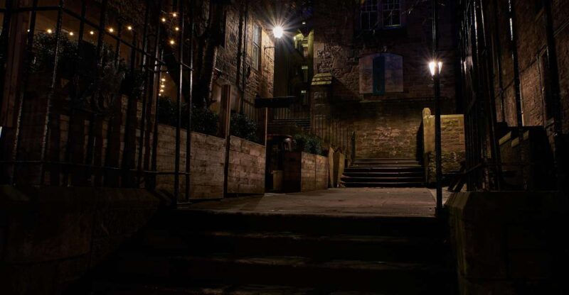 Edinburgh: Dark Secrets of the Old Town Ghost Walking Tour - The Experience with Guides