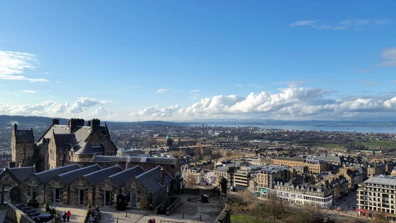 Edinburgh: Edinburgh Castle Guided History Tour with Tickets - Key Points