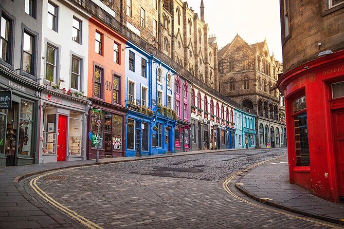 Edinburgh Full Day Walking Tour with Castle Included -Small Group - St. Giles’ Cathedral and the Heart of Midlothian
