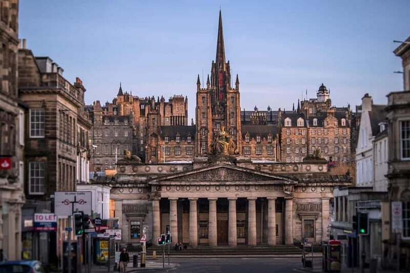 Edinburgh: Full-Day Walking Tour with Edinburgh Castle - Art and Culture at the Scottish National Gallery