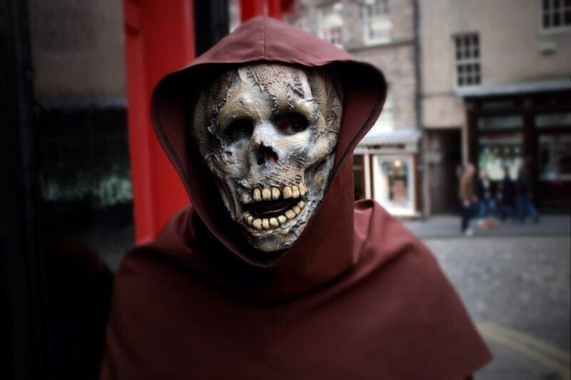 Edinburgh Ghosts & Gore Walking Tour - Key Points