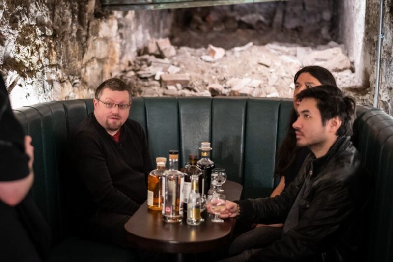 Edinburgh: Gin Tasting at Underground Venue - Setting the Scene: What to Expect from the Tour