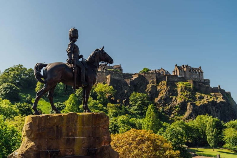 Edinburgh: Hop-On, Hop-Off Bus Tour City & Britannia Combo - Overview of the Tour Experience