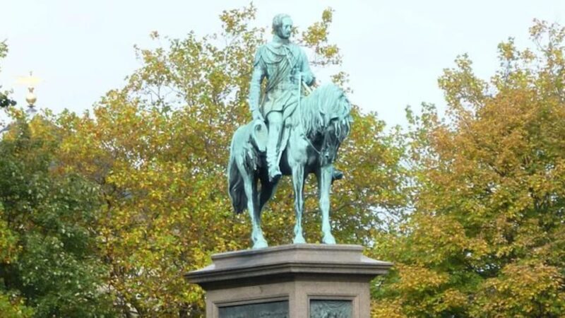 Edinburgh New Town: City Walking Tour & Exploration Game - Practical Tips for Your Tour