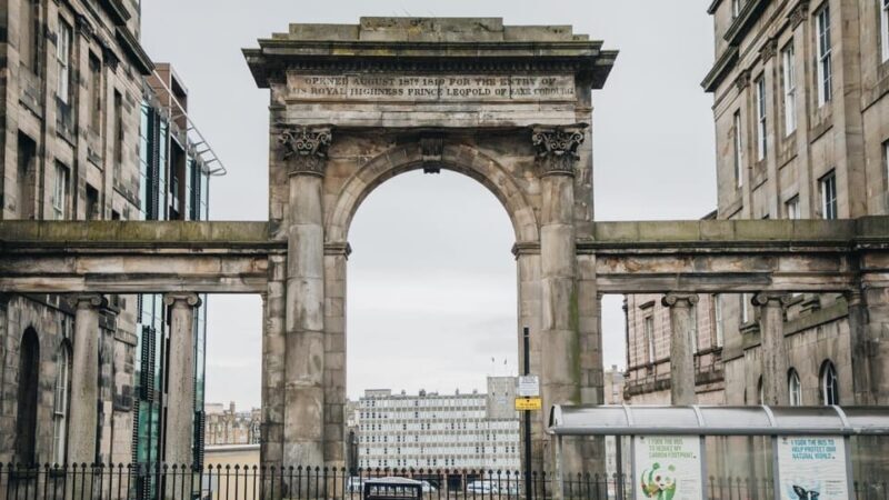 Edinburgh New Town: City Walking Tour & Exploration Game - Who Should Consider This Experience?