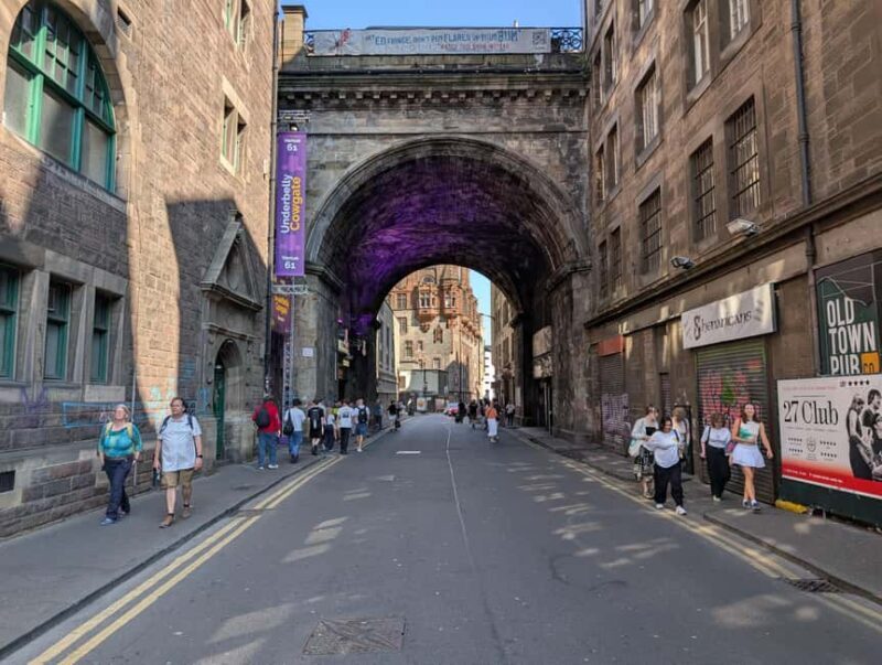 Edinburgh Old Town Walking Tour - Key Points