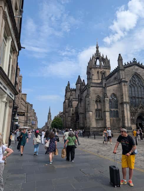 Edinburgh Old Town Walking Tour - Who Is This Tour Best For?