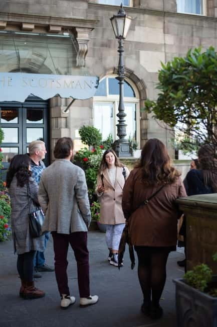 Edinburgh: Old Town Walking Tour with Castle Entry - Key Points