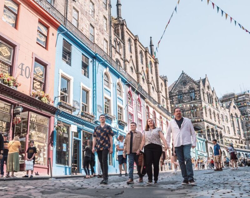 Edinburgh: Photo Shoot with a Private Vacation Photographer - FAQ