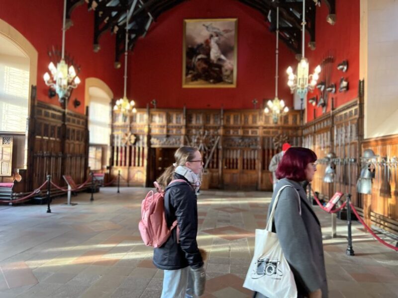 Edinburgh: Private Guided Tour of the Edinburgh Castle - The Benefits of a Private Guide