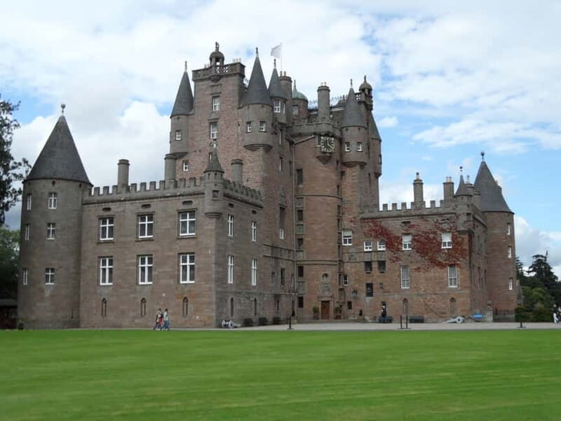 Edinburgh: Private Guided Walking Tour - The Sum Up
