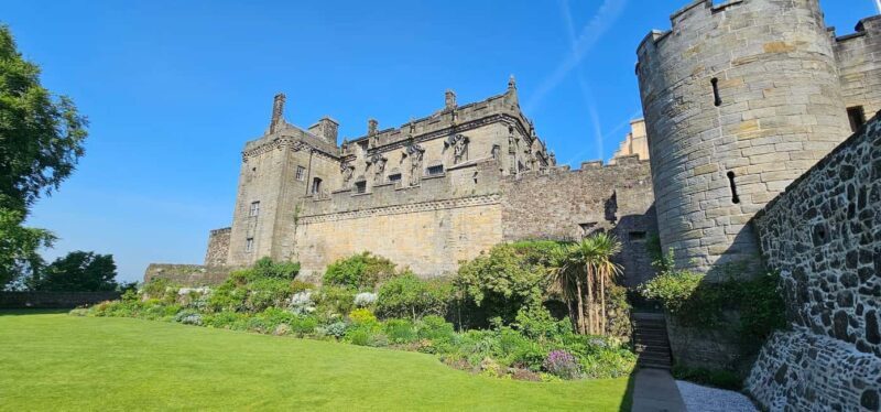 Edinburgh: Private Stirling Castle & Loch Lomond Day Tour - Key Points