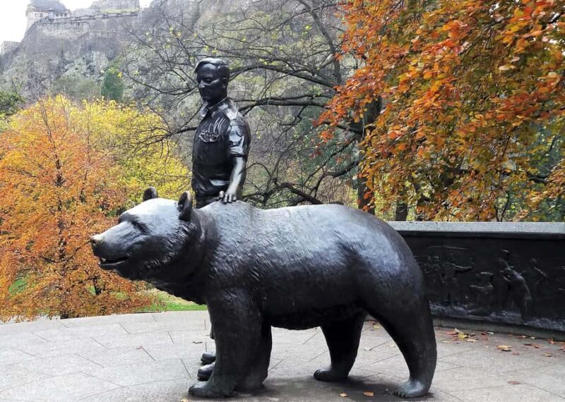 Edinburgh: Private walking tour with a Polish guide - What to Expect from the Edinburgh Private Walking Tour