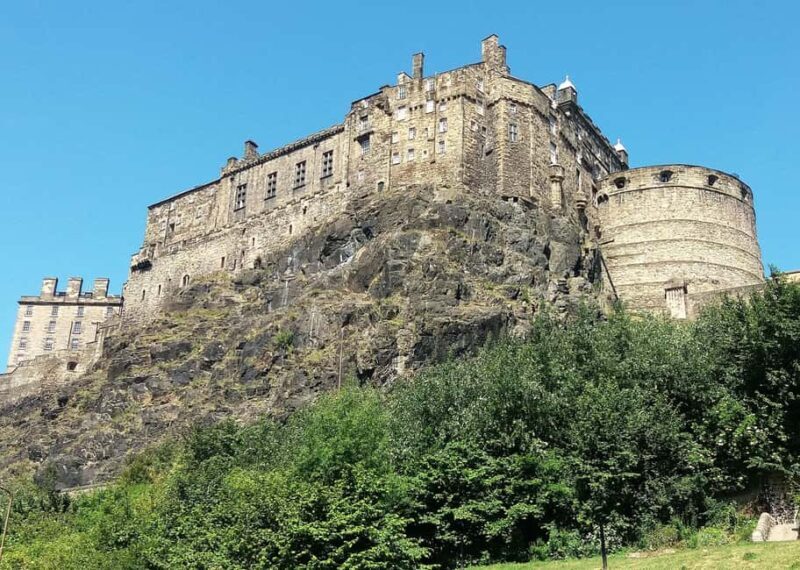 Edinburgh: Private walking tour with a Polish guide - The Value and Practical Details