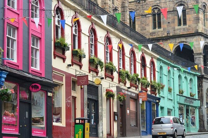 Edinburgh Rail Trip from London with Castle entry and Hop-on Hop-off bus - Returning to London