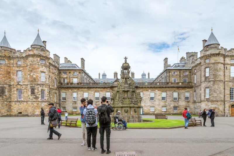 Edinburgh: Royal Attractions with Hop-On Hop-Off Bus Tours - FAQ