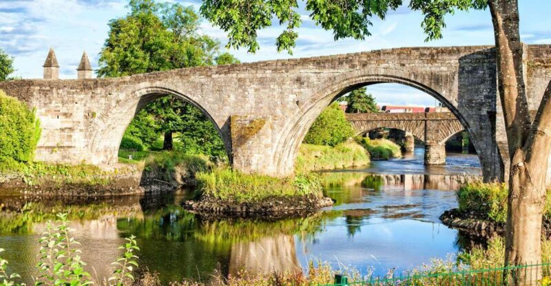 Edinburgh: Stirling, Whisky and St Andrews Tour in Spanish - Authentic Experiences and Practical Tips