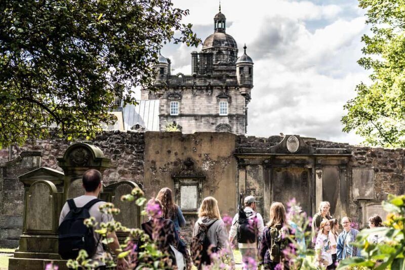 Edinburgh: Stunning Old Town Walking Tour - Key Points